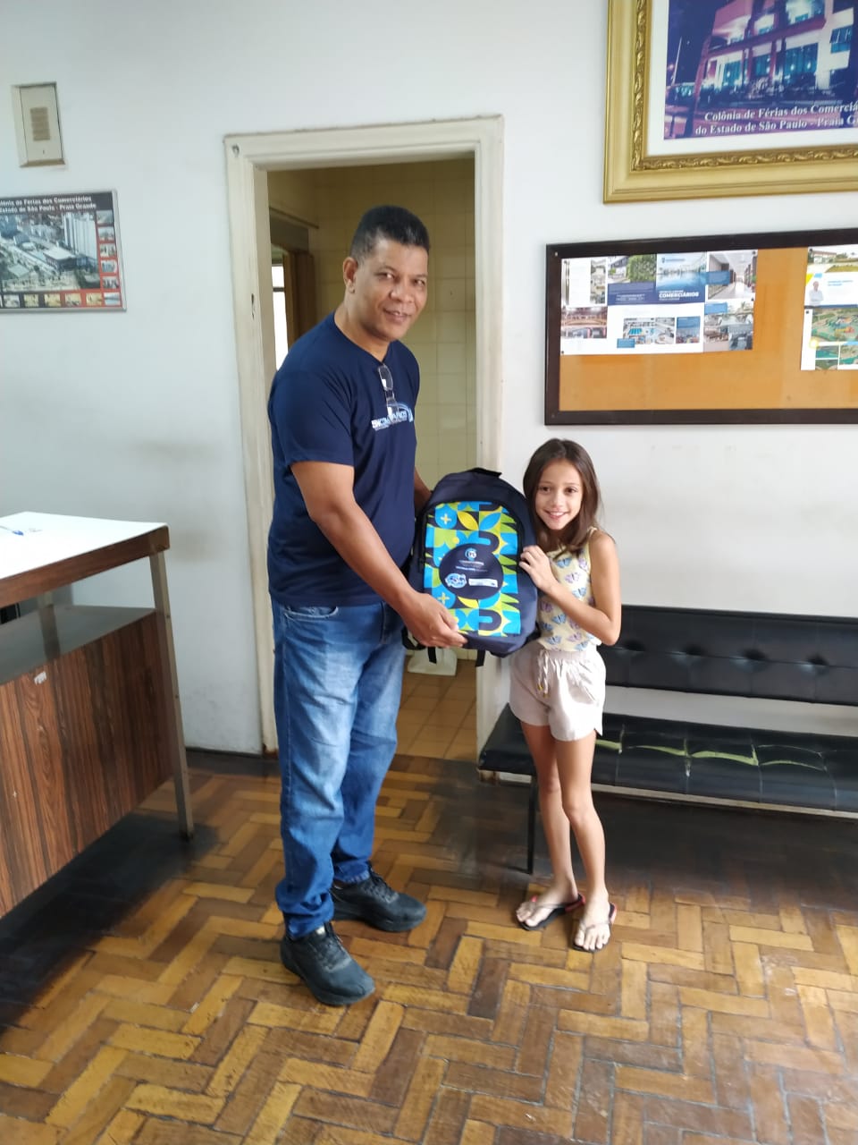 ENTREGA DE MATERIAL 3